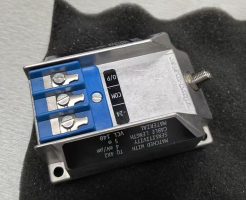 IQS 452 Signal Conditioner with 300mm Length 400mm Width and 50mm Height for Precise HF Modulator/Demodulator Applications